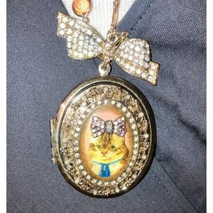 Vintage Betsey Johnson Victorian Cat Cameo Locket Pink Statement Necklace LN!